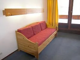 شقة Neves
